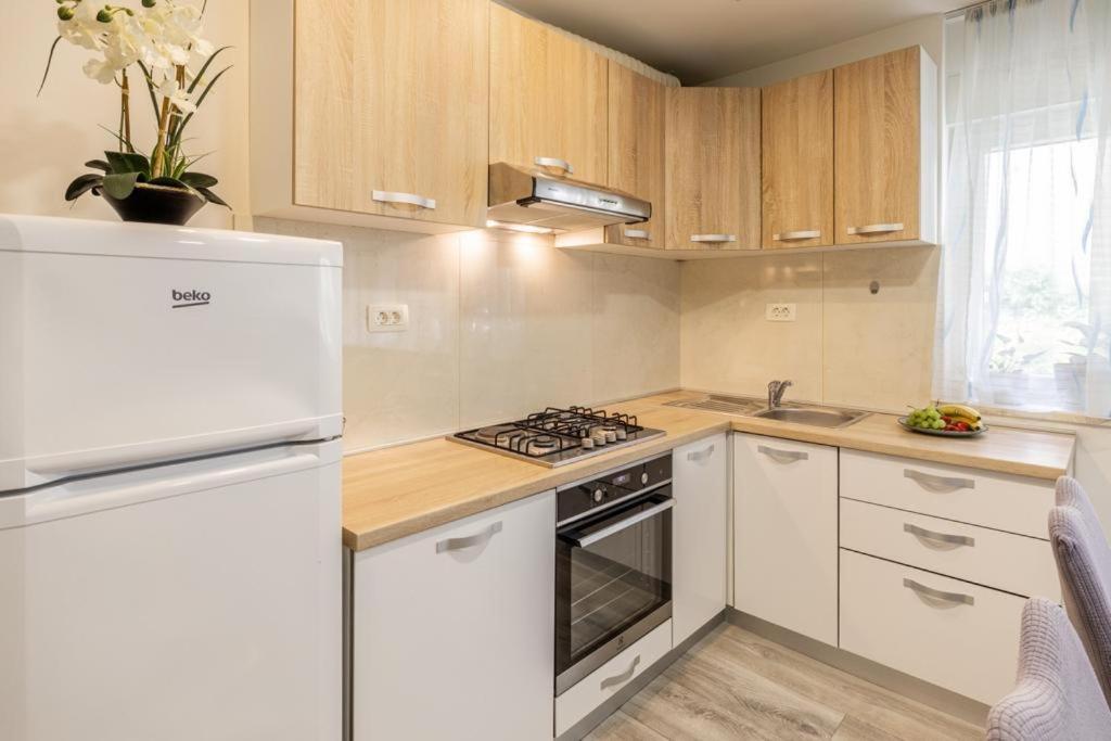 Central Apartment Josko - Combine Parking&Beach&Old Town Split Bagian luar foto