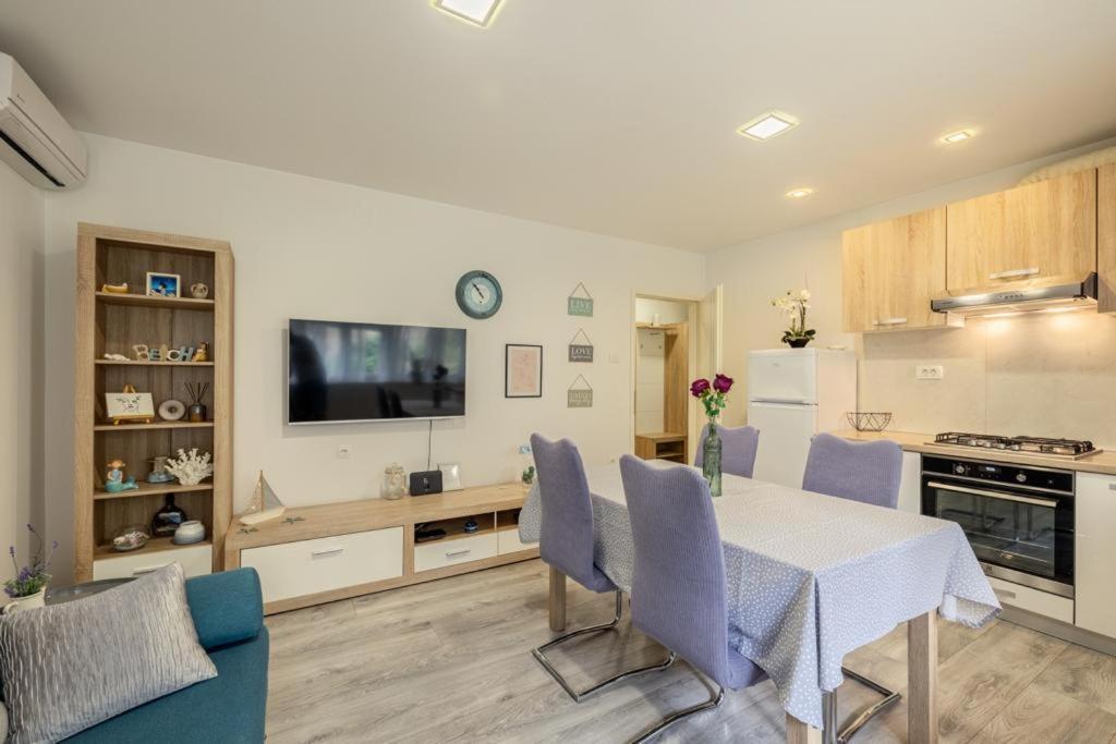 Central Apartment Josko - Combine Parking&Beach&Old Town Split Bagian luar foto