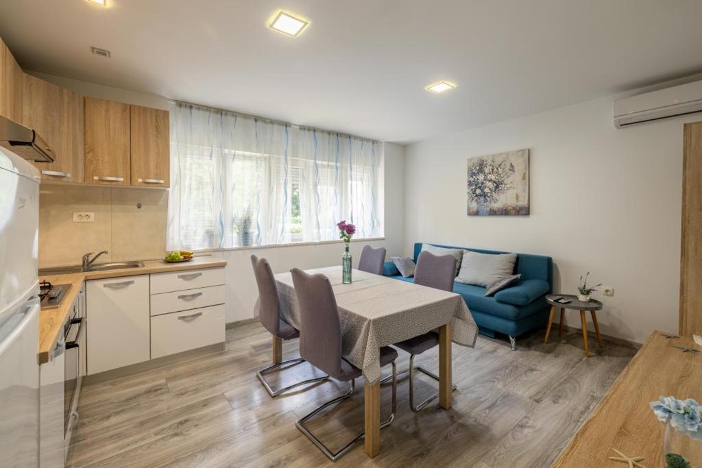 Central Apartment Josko - Combine Parking&Beach&Old Town Split Bagian luar foto