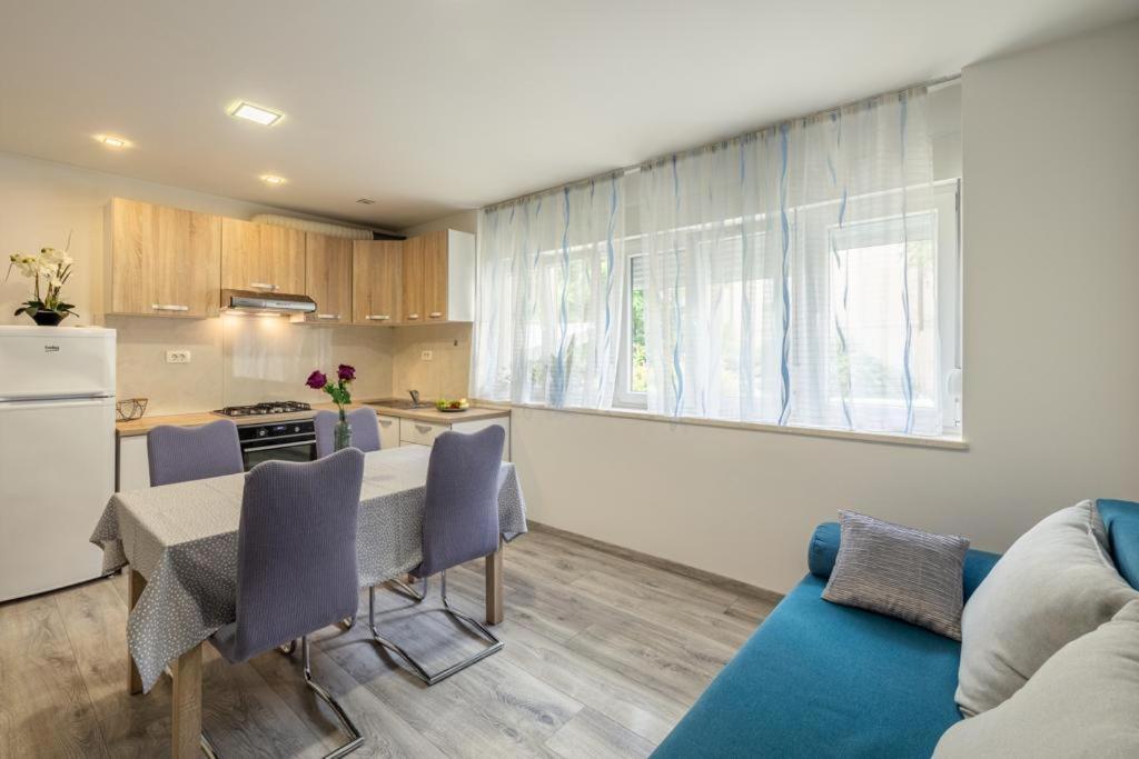 Central Apartment Josko - Combine Parking&Beach&Old Town Split Bagian luar foto